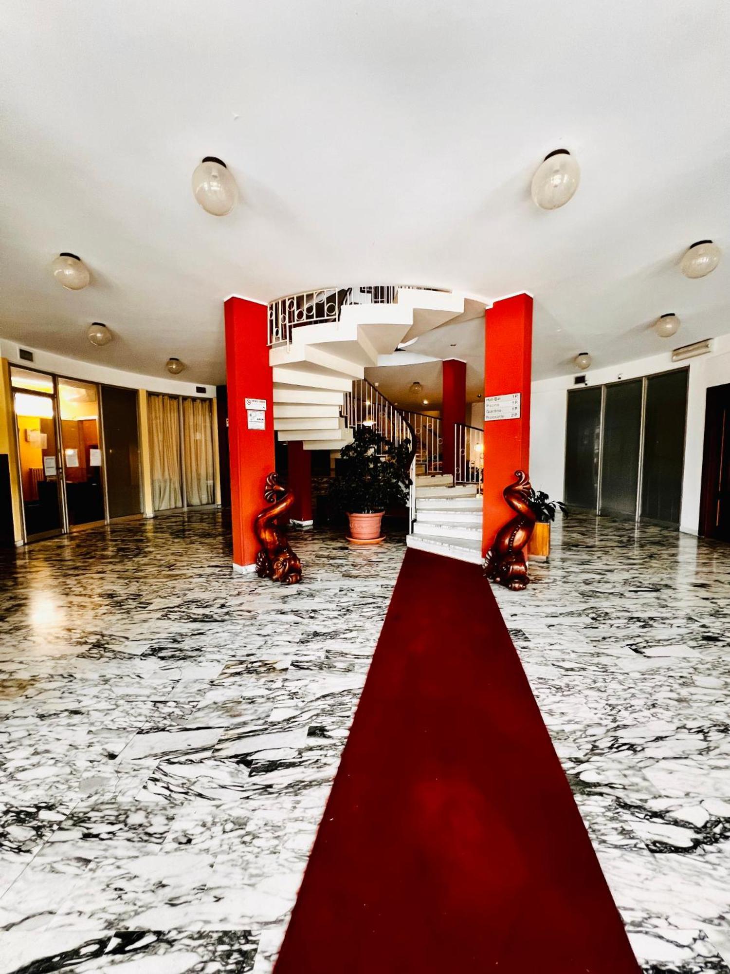 Eurotel 405 Rapallo Bagian luar foto